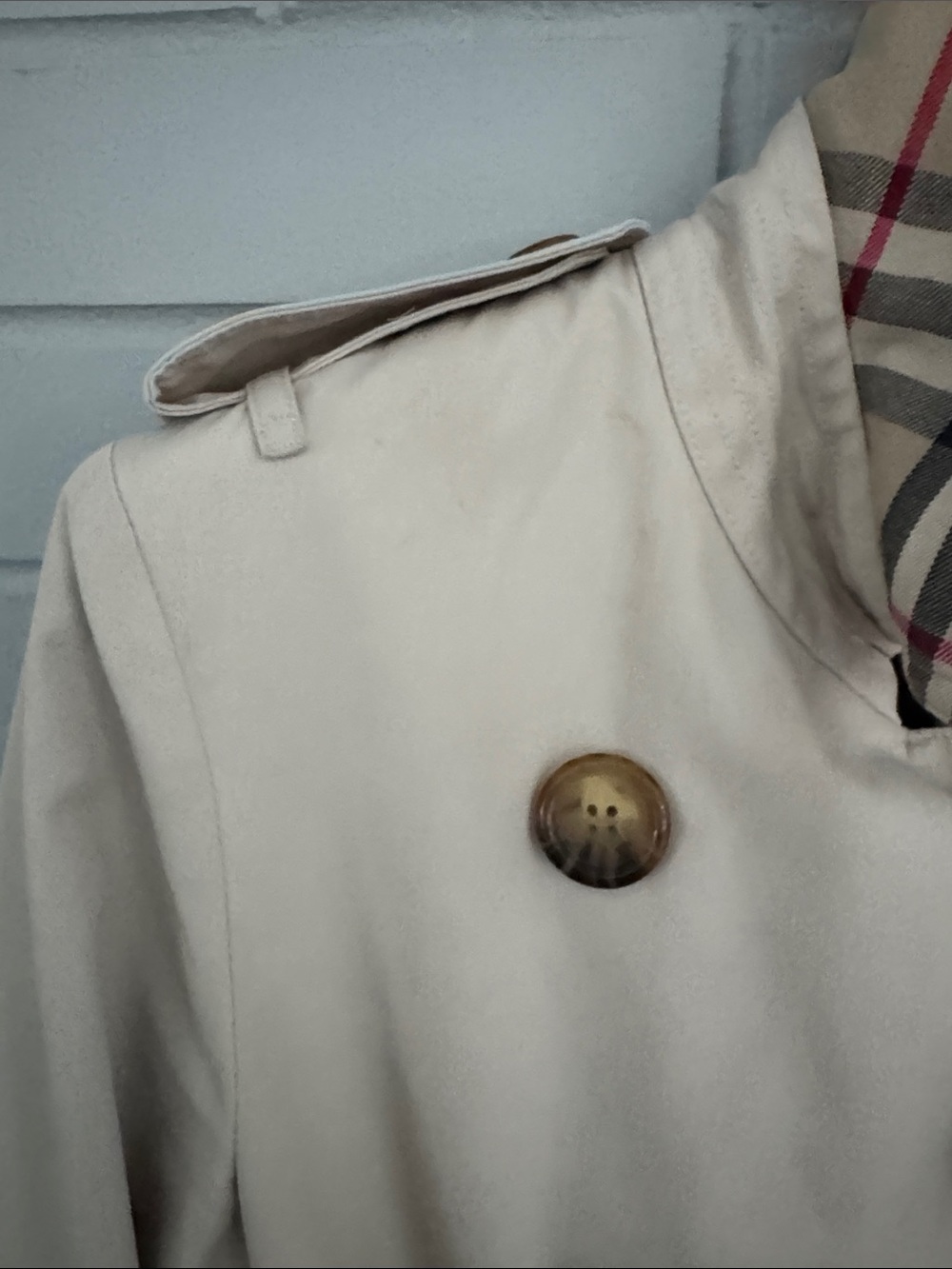 Burberry Kensington Trench Coat - Picture 5 of 15